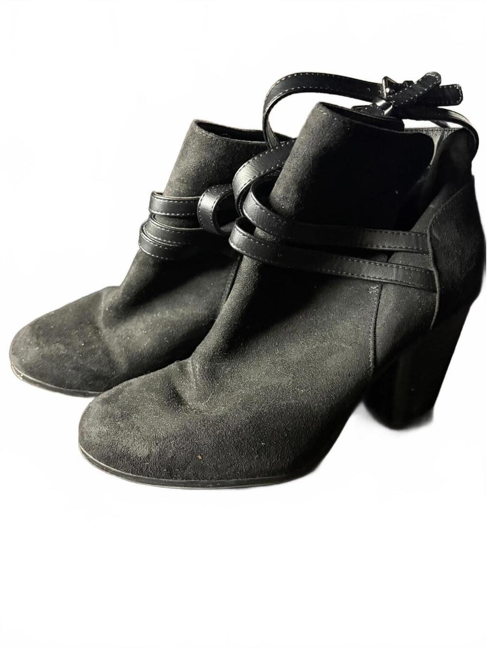 Black sz 10 Wide Booties